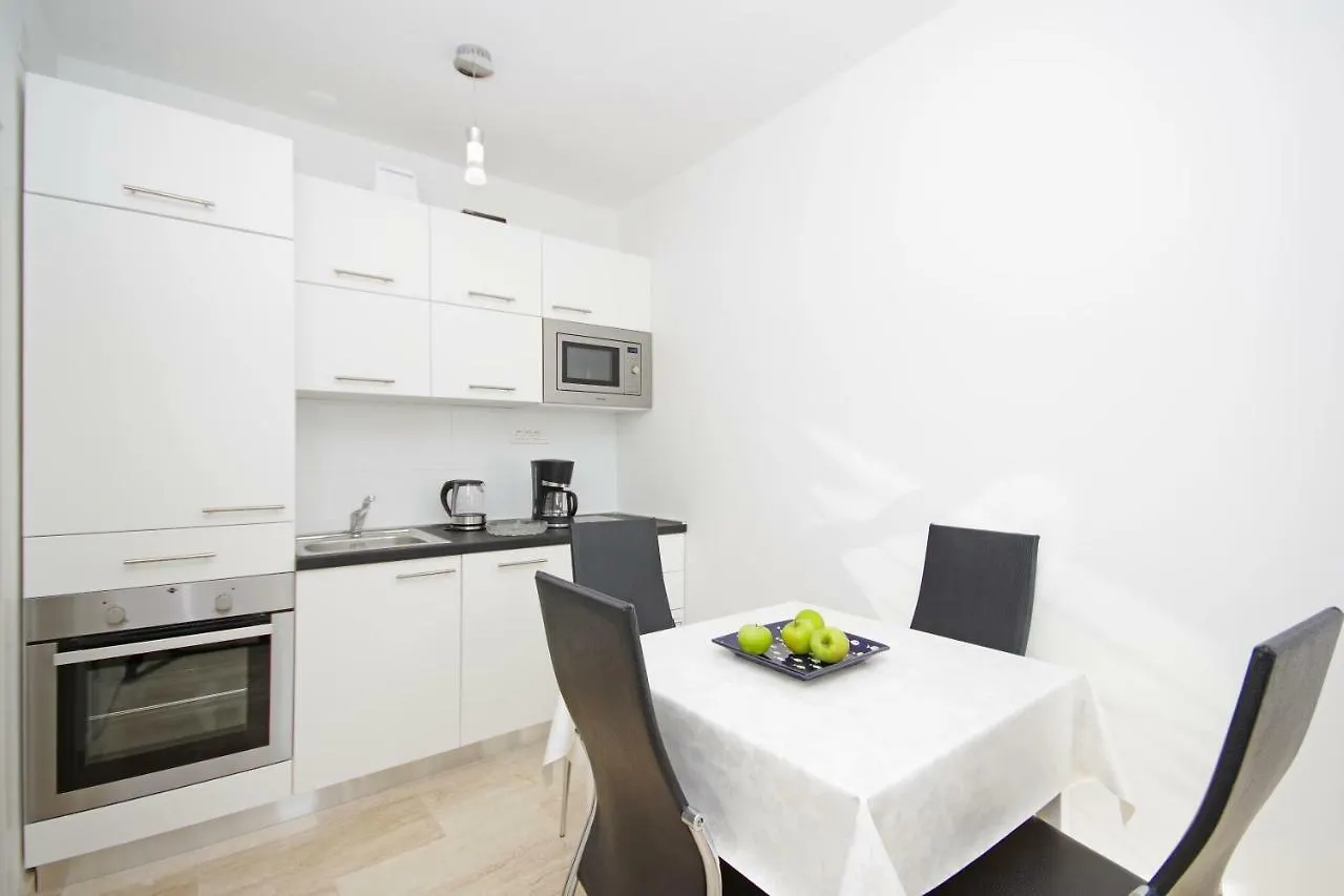 Apartment Karma Beach Zadar