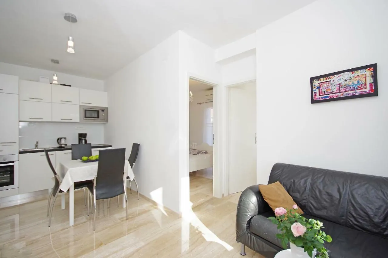 Apartment Karma Beach Zadar Croatia