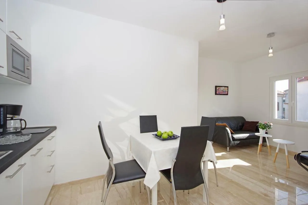 Apartment Karma Beach Zadar 0*,  Croatia