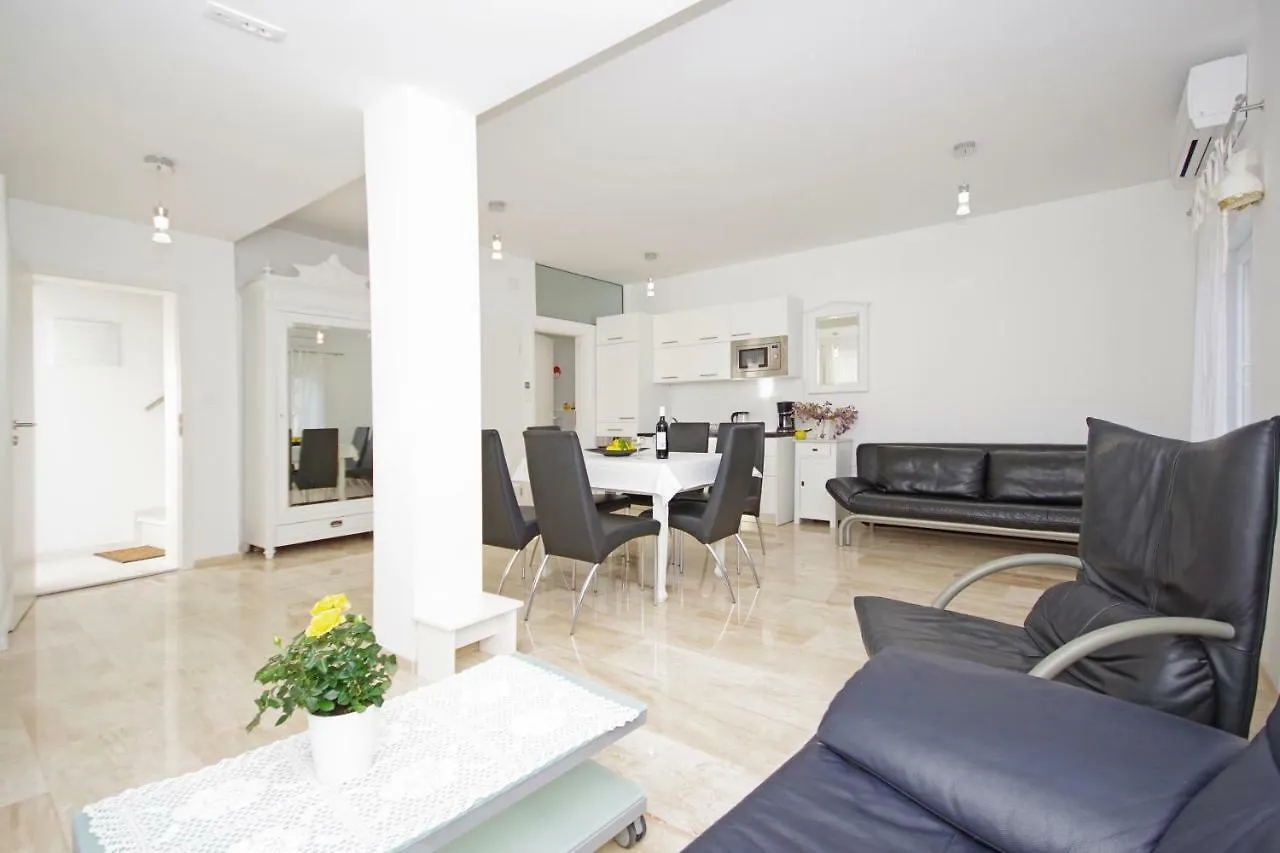 Holiday home Apartment Karma Beach Zadar Croatia