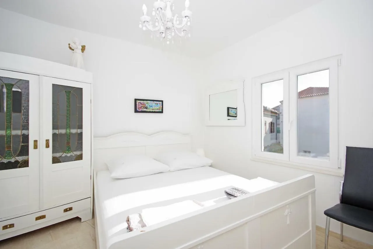 Apartment Karma Beach Zadar