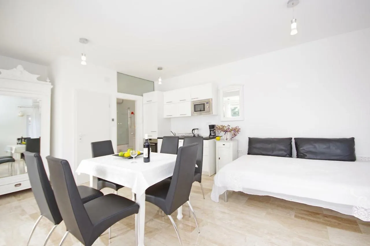 Holiday home Apartment Karma Beach Zadar Croatia