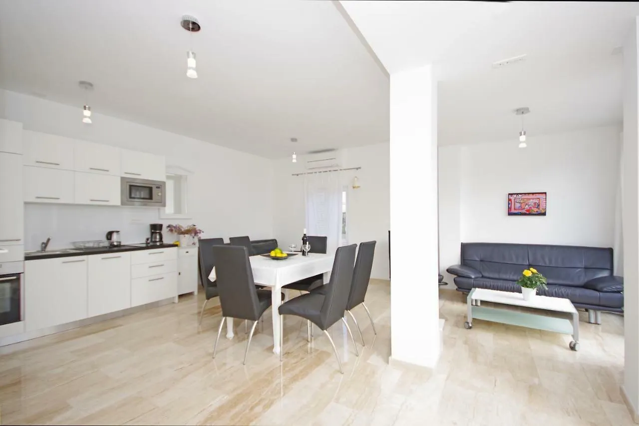 Holiday home Apartment Karma Beach Zadar