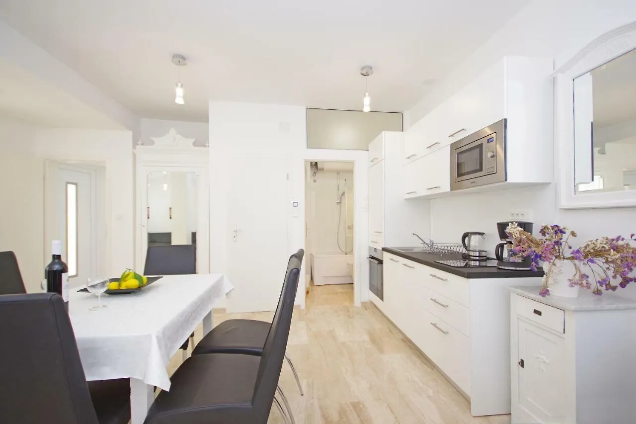 Holiday home Apartment Karma Beach Zadar