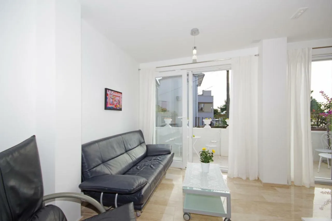 Apartment Karma Beach Zadar