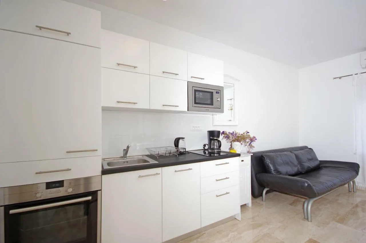 Apartment Karma Beach Zadar Croatia